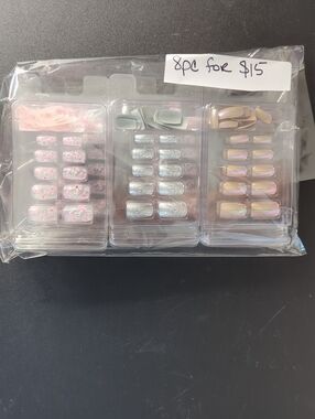 Press-On Nail Set - Pink, Silver, and Iridescent 8pc